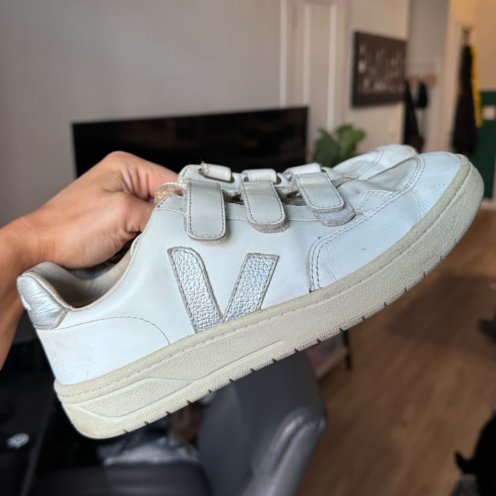 VEJA V-LOCK VELCRO WOMENS SNEAKERS